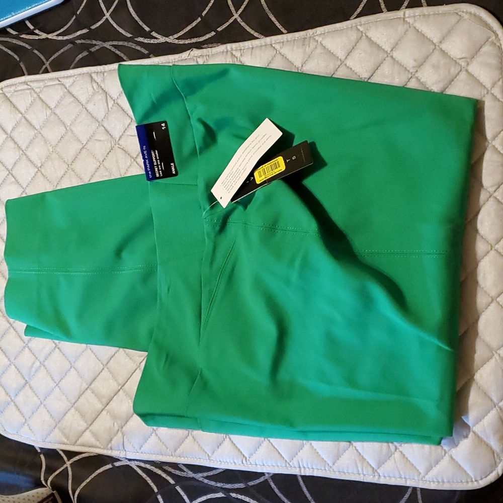 INVESTMENTS WOMAN ANKLE PANTS NEW